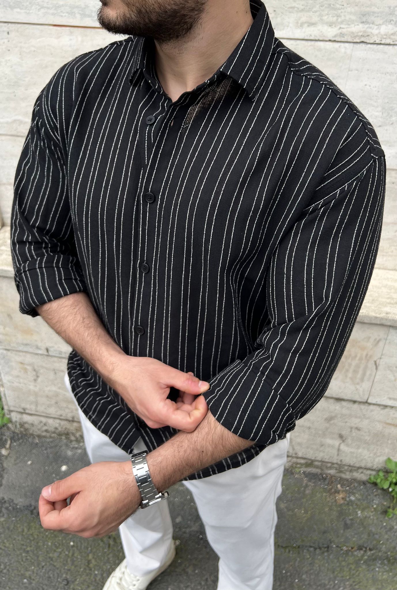 Siyah Çizgili Gömlek